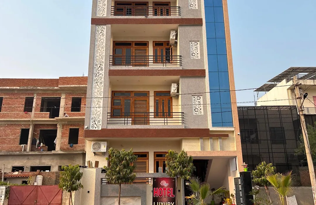 Hotel O Luxury Inn - 2-1